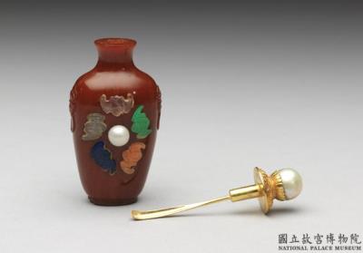 图片[3]-Amber snuff bottle with five bats (blessings) circling a pearl, 18th century, Qing dynasty-China Archive